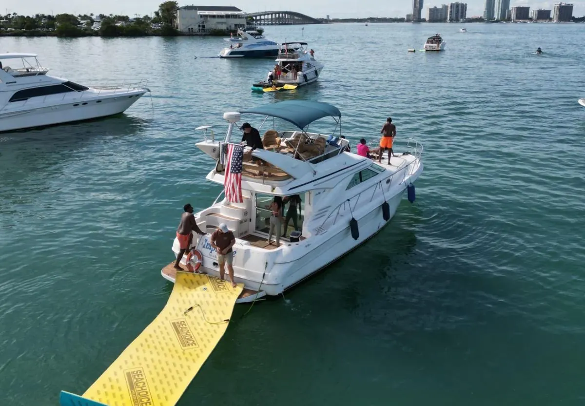 45' Sport Yacht, photo 2