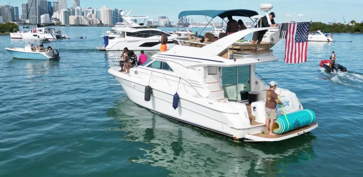 45' Sport Yacht, photo 3