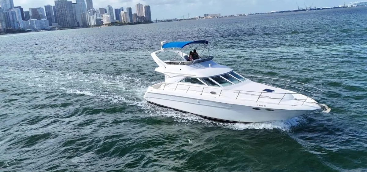 50' Sport Yacht, Bonus hour included