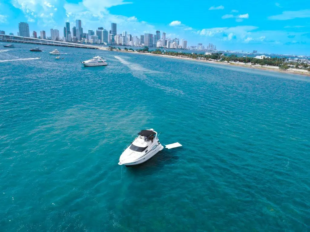 50' Sport Yacht, photo 3