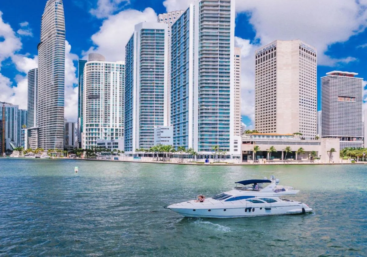 65' Motor Yacht