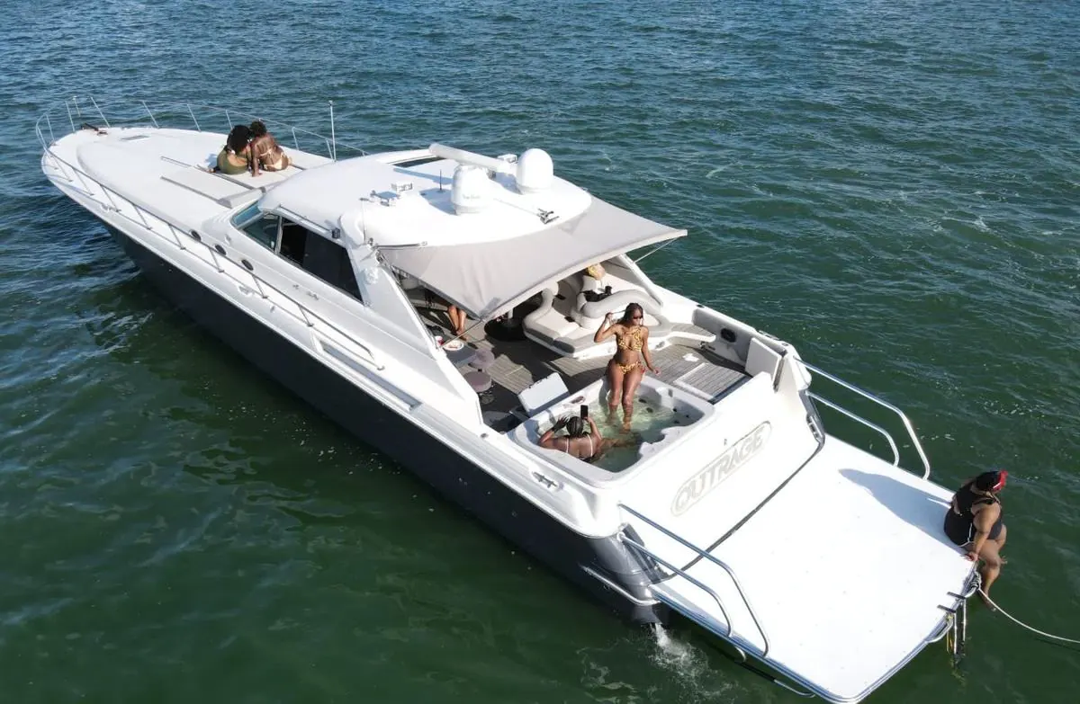 70' Motor Yacht with Jacuzzi, photo 3