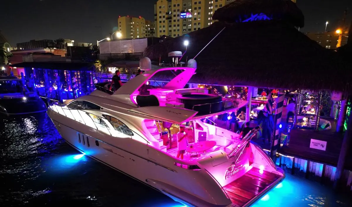 70' Motor Yacht, photo 3