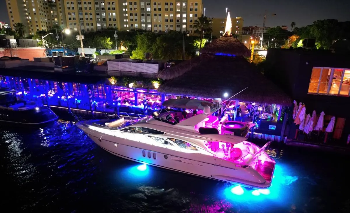 70' Motor Yacht, photo 4