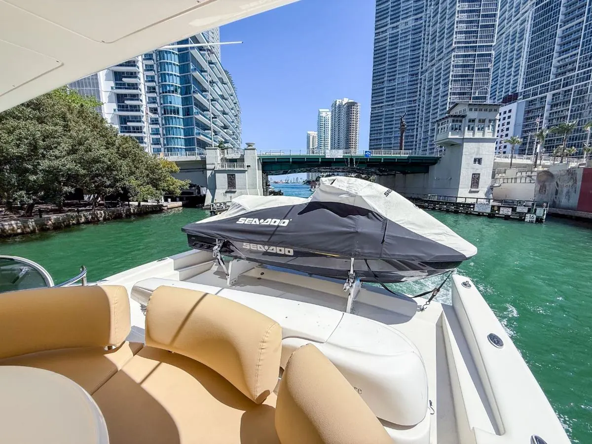 72' Motor Yacht, photo 5