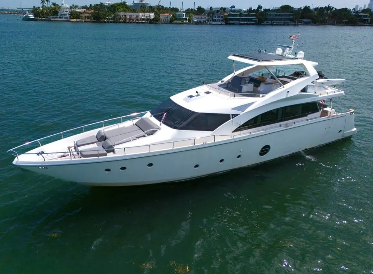85' Superyacht with Jacuzzi, photo 3
