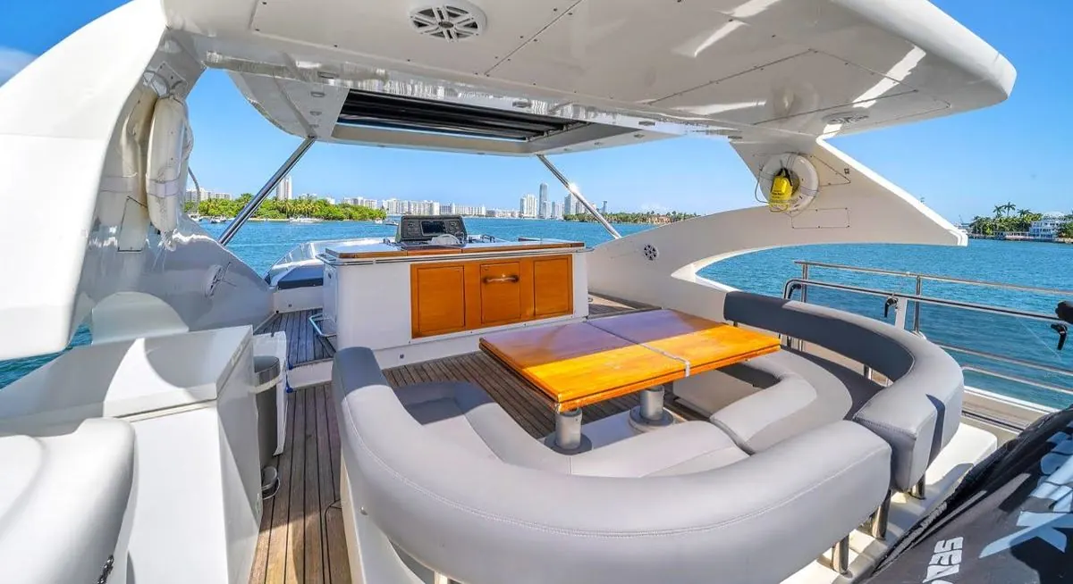 85' Superyacht with Jacuzzi, photo 4
