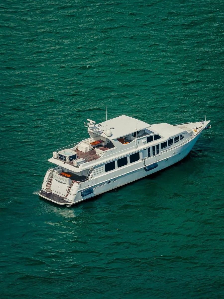 100' Superyacht with Jacuzzi, photo 3