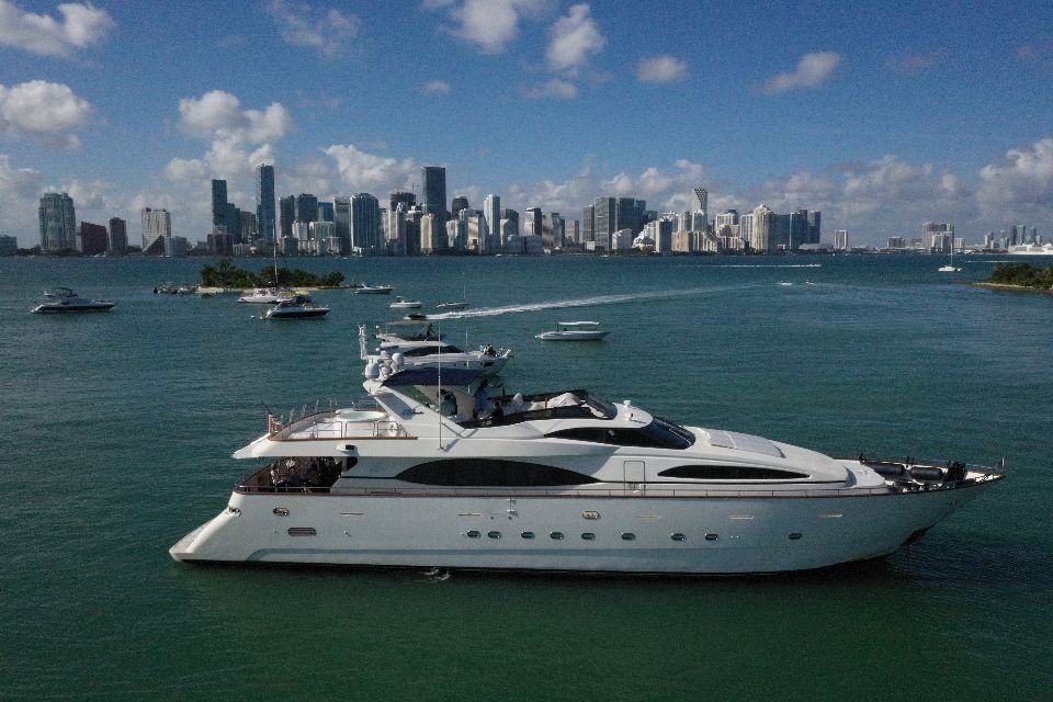Birthday Yacht Charter on a private yacht in Miami