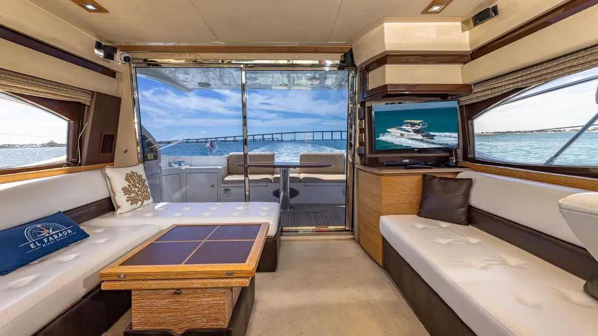 55' Azimut, 4
