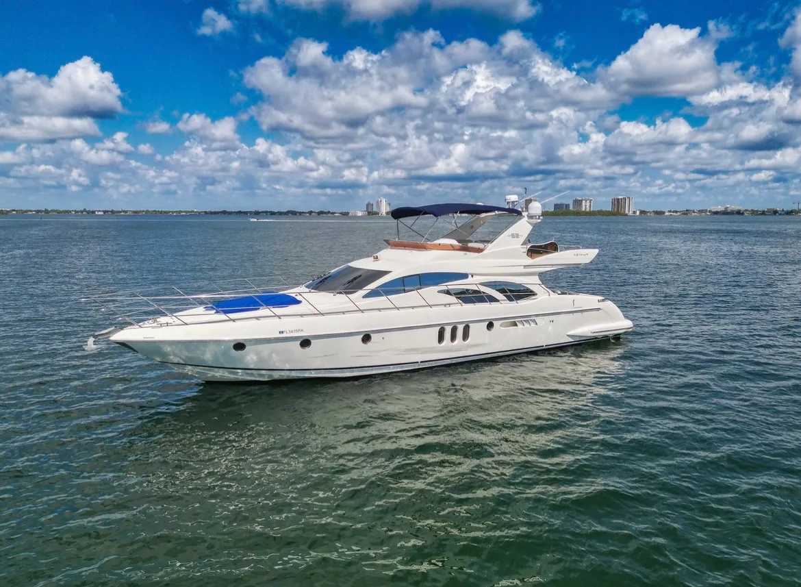 65' Azimut, 1