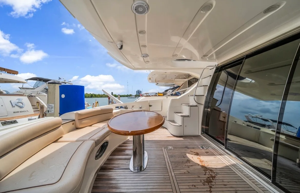 65' Azimut, 4
