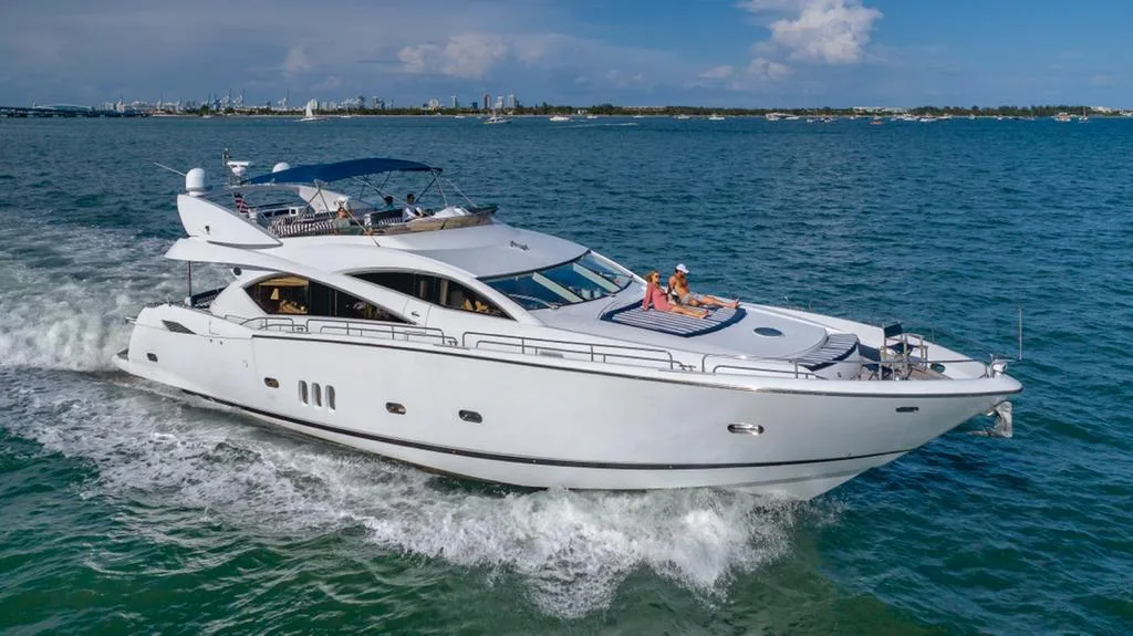 90' Superyate, 1
